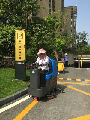 駕駛式洗地機(jī)哪個(gè)品牌好？保潔行業(yè)選購指南與主流品牌推薦