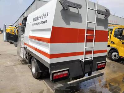 城市護(hù)欄清洗車與高速護(hù)欄清洗車 功能、選型與廠家聯(lián)系指南